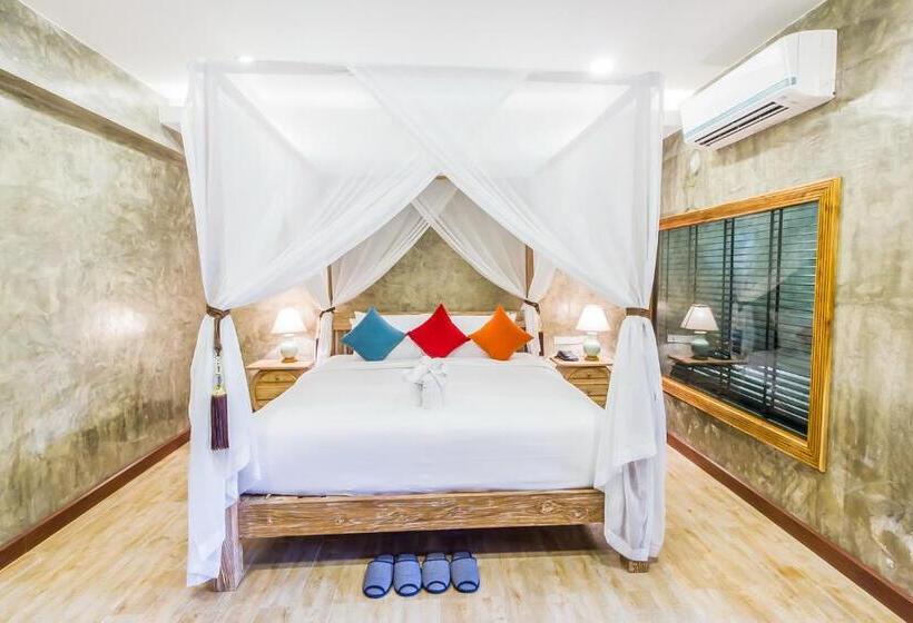 Номер Deluxe, The Chaya Resort And Spa