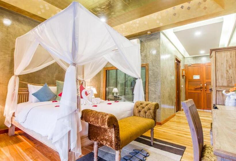 Номер Executive Вид на Бассейн, The Chaya Resort And Spa