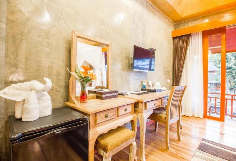 Номер Executive Вид на Бассейн, The Chaya Resort And Spa