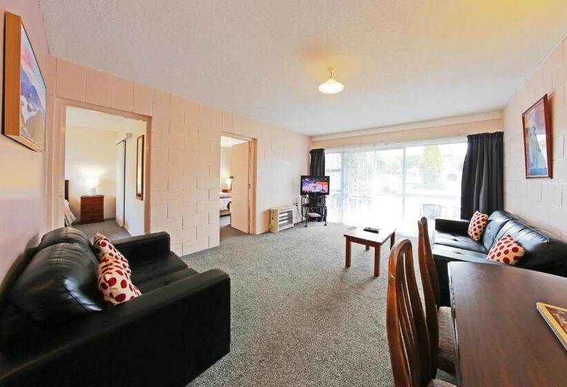 Апартаменты 2 Спальни, 289 Midway Motel