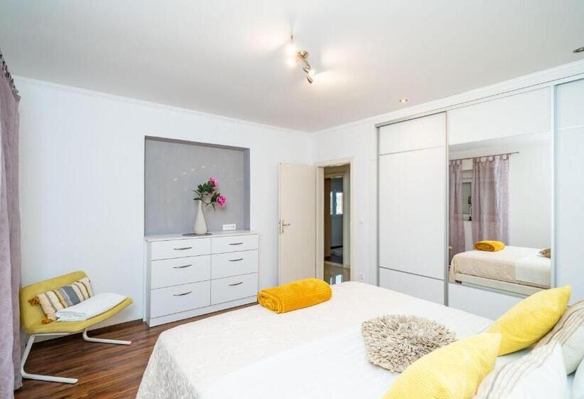 آپارتمان 2 خوابه با چشم‌انداز دریا, Apartments Sandito