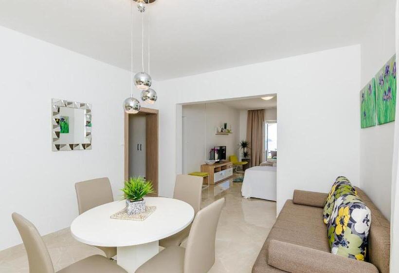 1 Bedroom Apartment with Terrace Sea View, Apartments Sandito