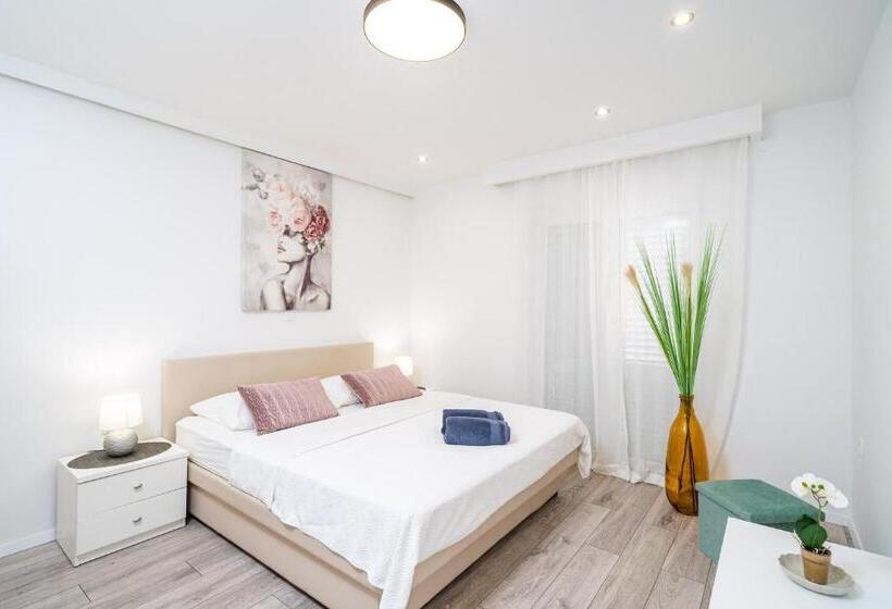 آپارتمان سوپریور 1 خوابه با چشم‌انداز دریا, Apartments Sandito