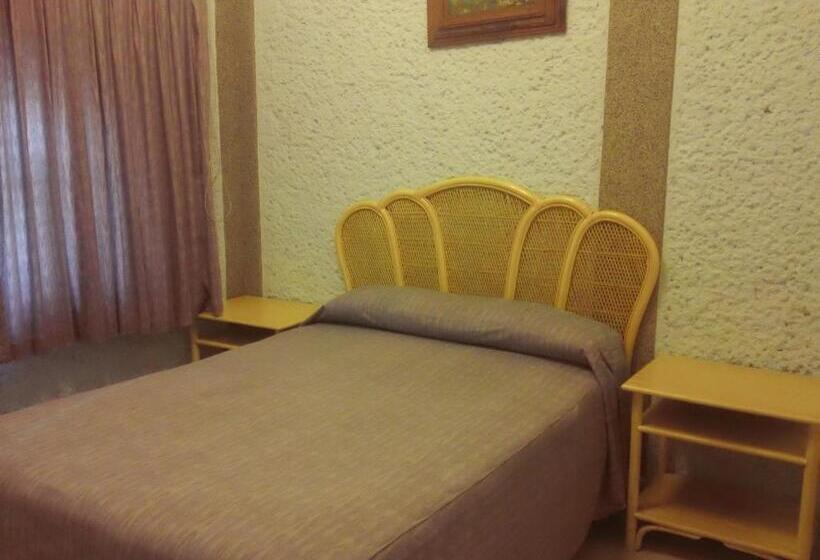 ツーベッドルーム　ヴィラ, Villa Monarca Inn