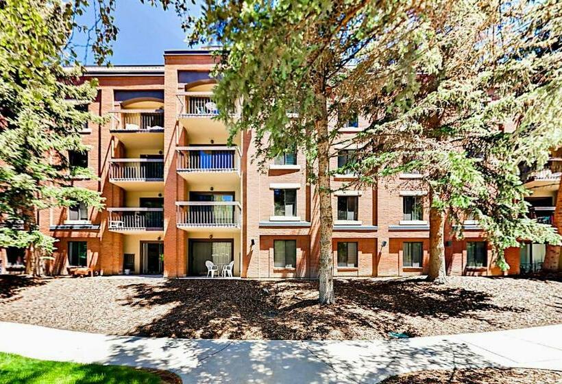 Апартаменты 2 Спальни, Park Station Condominiums 234