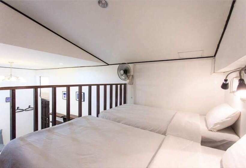 اتاق لوکس خانوادگی, The Reef Hotel & Studios
