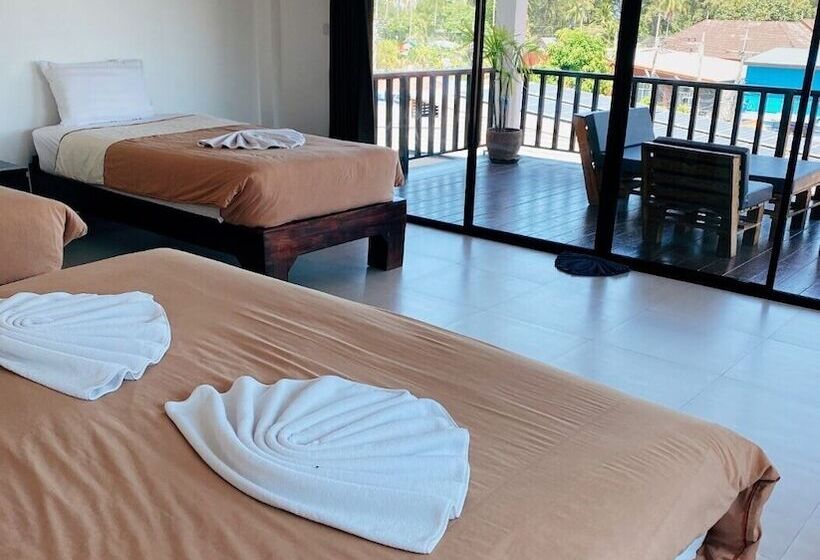 اتاق لوکس خانوادگی, The Reef Hotel & Studios