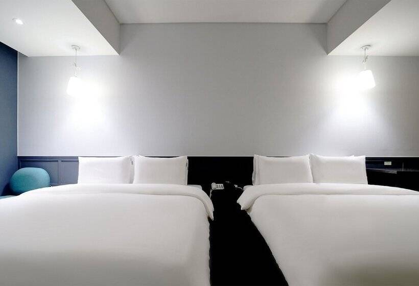 Семейный Номер, Seomyeon Hound Hotel 1st Street