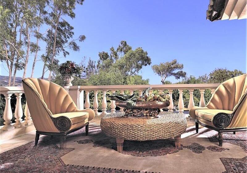 海景套房, Out Of The Blue Resort & Spa