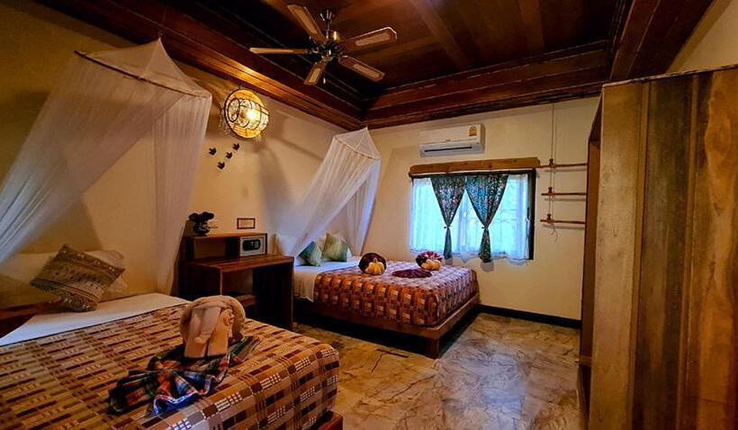 디럭스 4인 룸, Longtail Beach Resort
