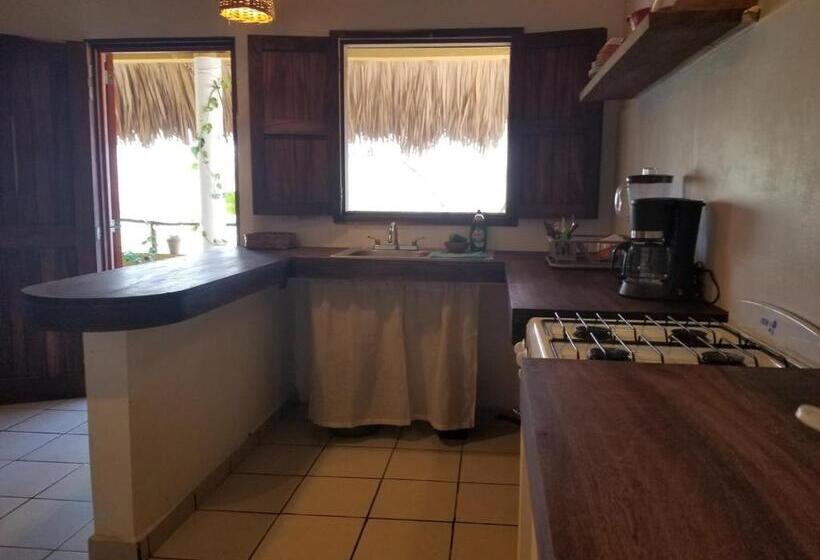 غرفة ديلوكس مطلّة علي البحر مزوَّدة بشُرفة, Casa Aditi