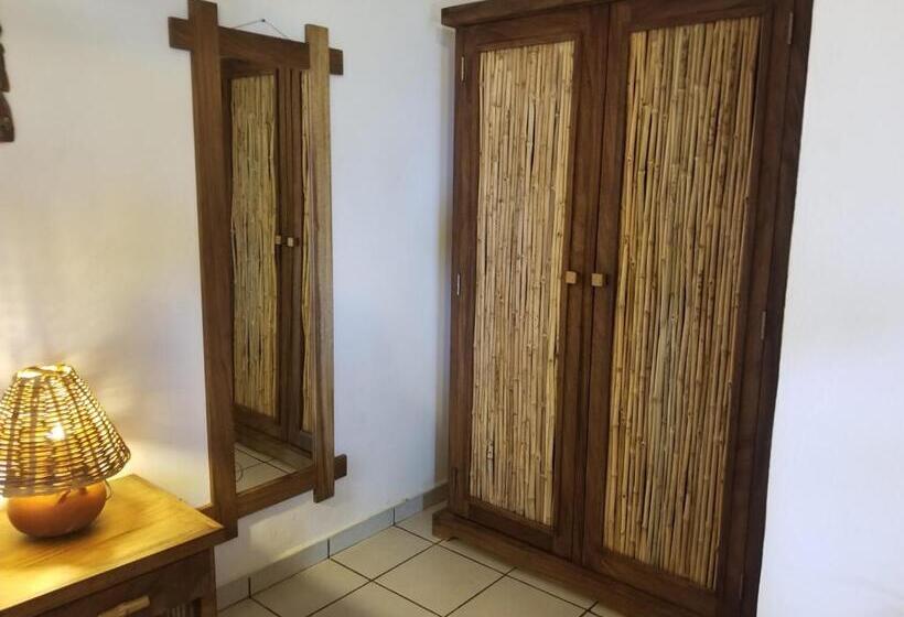 غرفة ديلوكس مطلّة علي البحر مزوَّدة بشُرفة, Casa Aditi