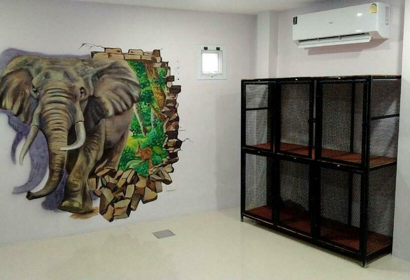 تختخواب در اتاق مشترک, Save Hostel