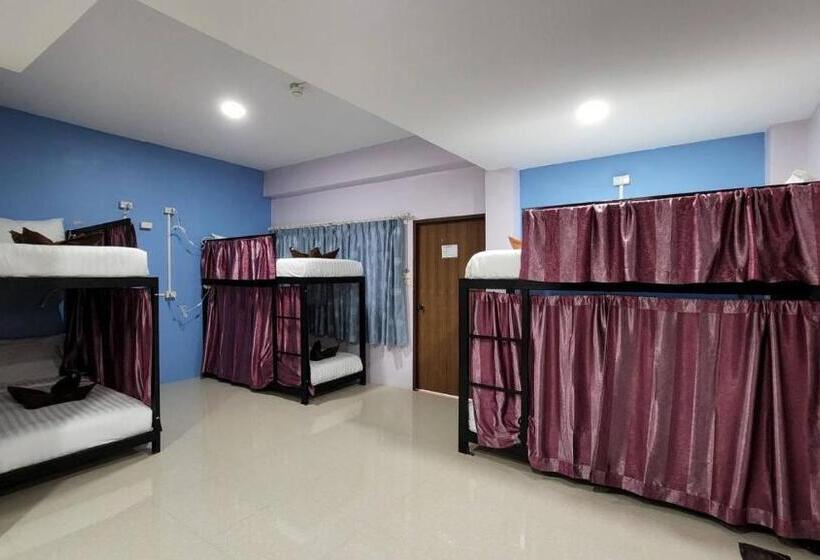 تختخواب در اتاق مشترک, Save Hostel