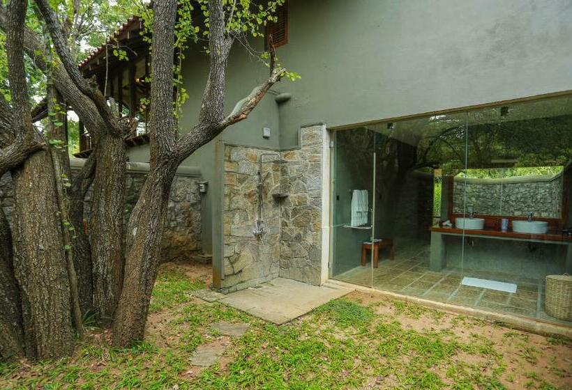 سوییت لوکس, Wild Grass Nature Resort