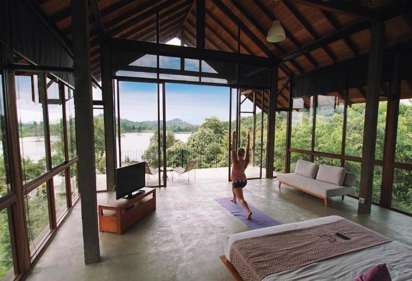 سوئیت پریمیوم, Wild Grass Nature Resort