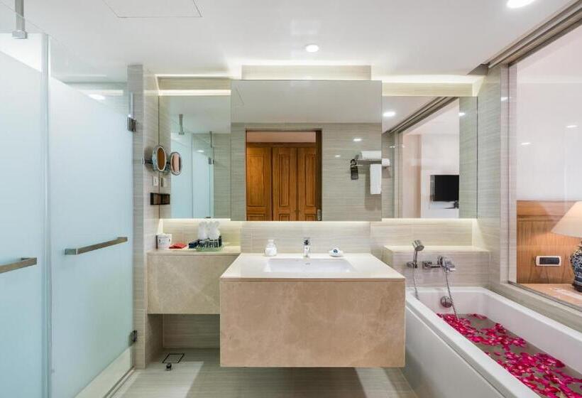 Номер Deluxe, Royal Cliff Beach Hotel Pattaya