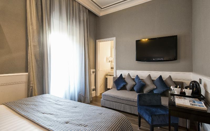 חדר דלוקס לשלושה, The Independent Suites