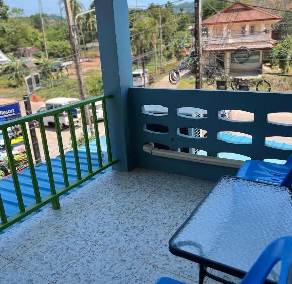 Номер Стандарт с Балконом, Nare Guest House