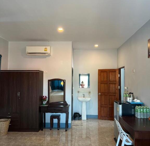 Номер Стандарт с Балконом, Nare Guest House