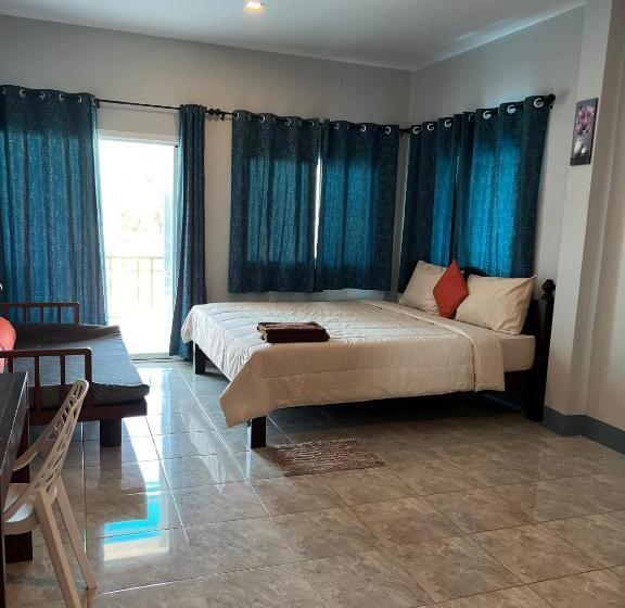 Номер Стандарт с Балконом, Nare Guest House