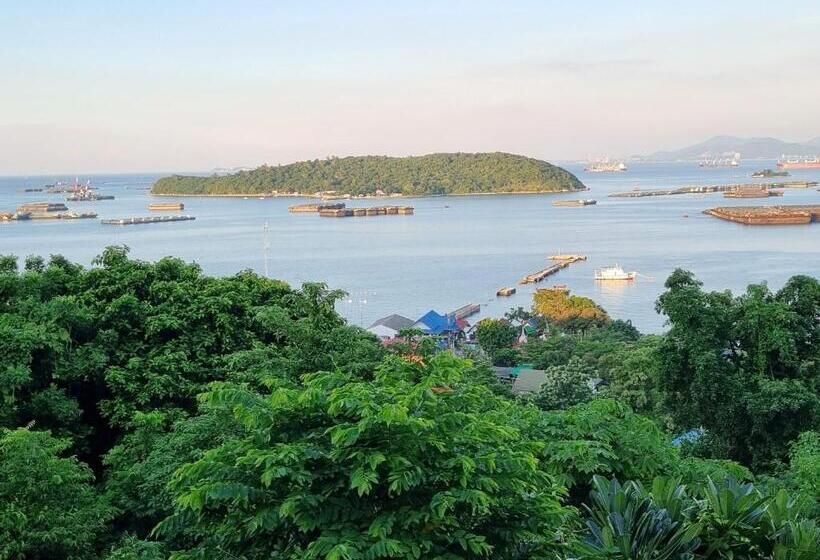 Номер Стандарт с Балконом, บ้านนางฟ้า เกาะสีชัง Baan Nangfa