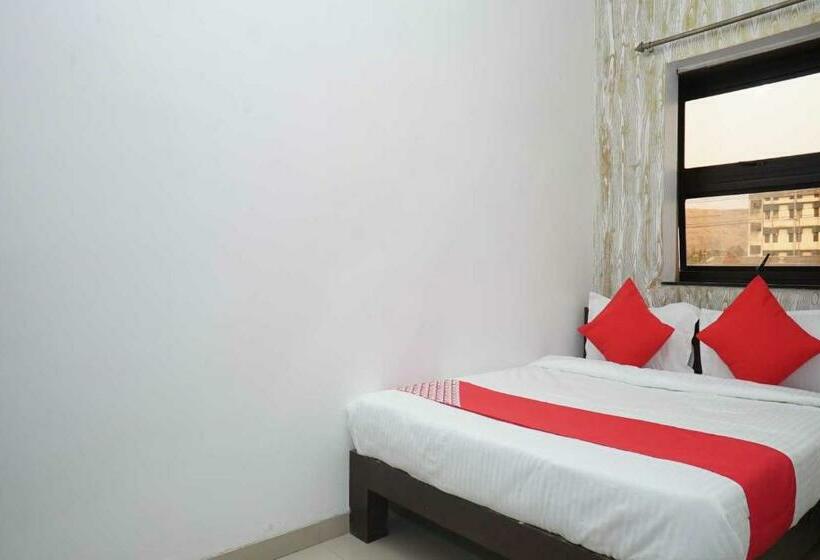 Трехместный Номер Классика, Oyo Flagship 81100  Sai Lodging