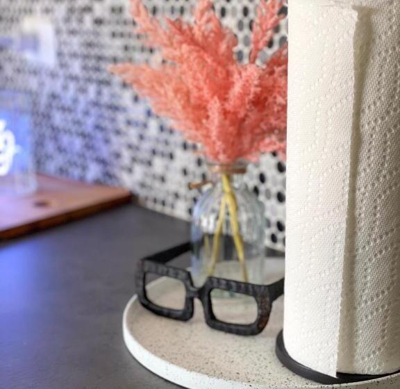 استودیوی استاندارد, Rosalina Urbano