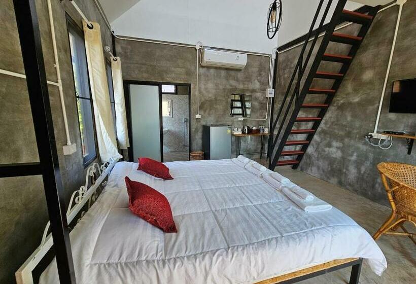 Family Suite, ไร่ปาริชาติ