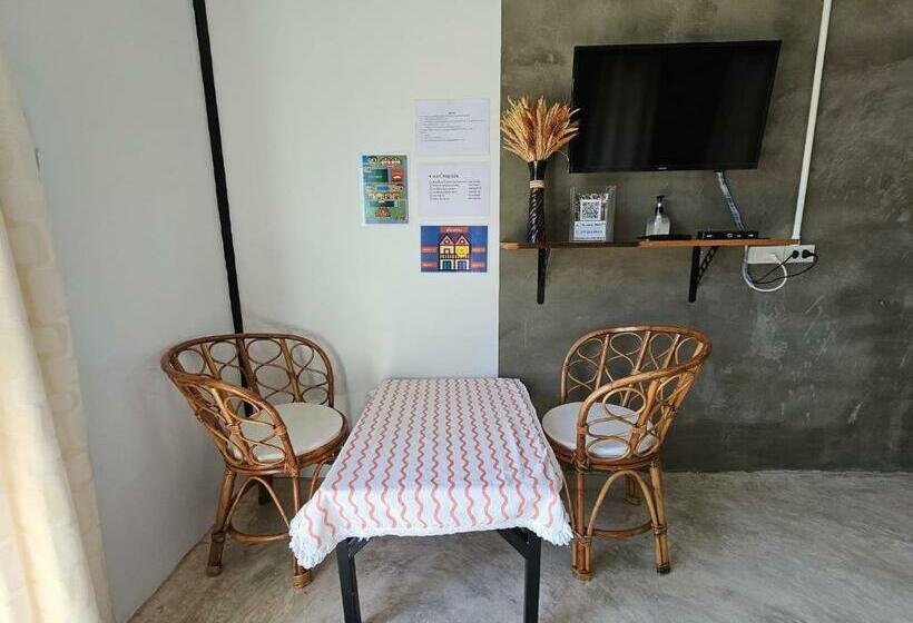Family Suite, ไร่ปาริชาติ