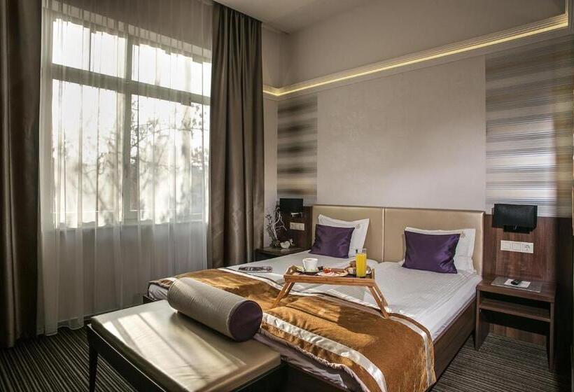 Номер Superior, Grand Hotel Glorius Makó