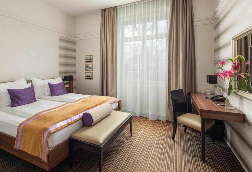 Номер Superior, Grand Hotel Glorius Makó