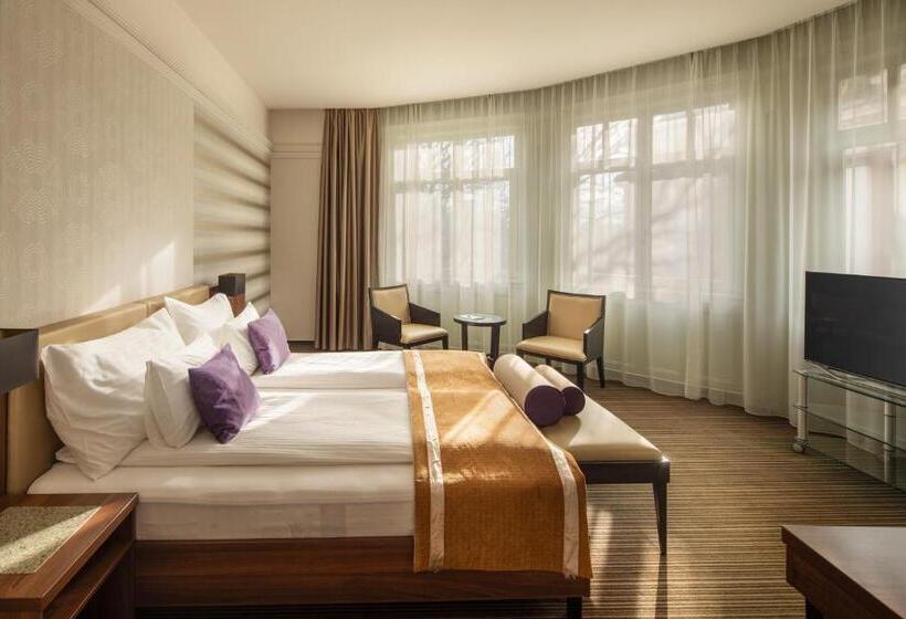 Номер Deluxe, Grand Hotel Glorius Makó
