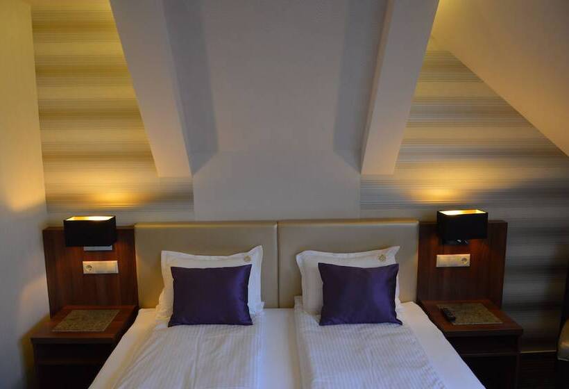 Номер Стандарт, Grand Hotel Glorius Makó