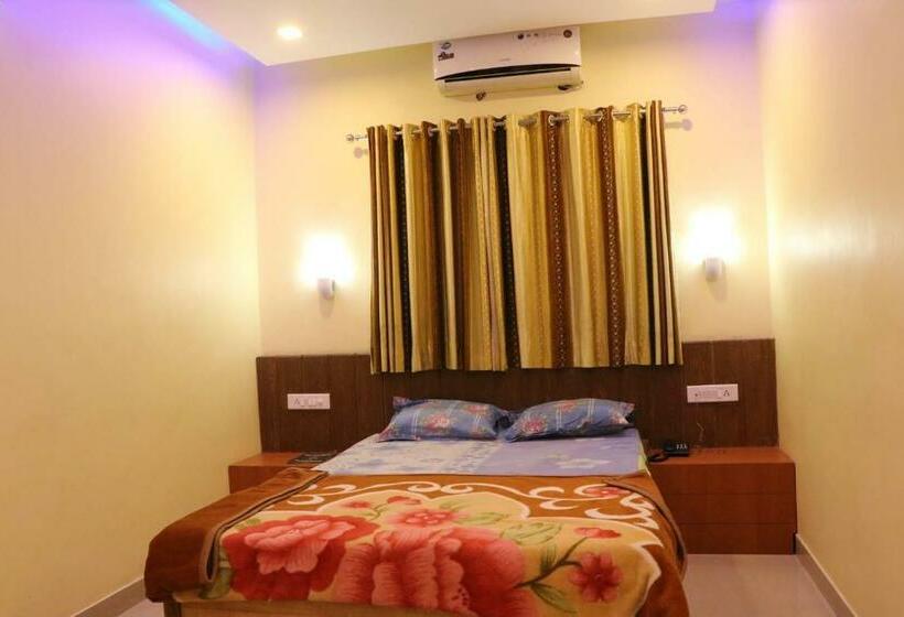 Номер Deluxe, Param Hotel And Restaurant
