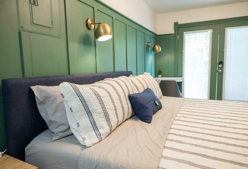 Студио Стандарт Кровать Кинг, Suite 9 Historic Art City Inn