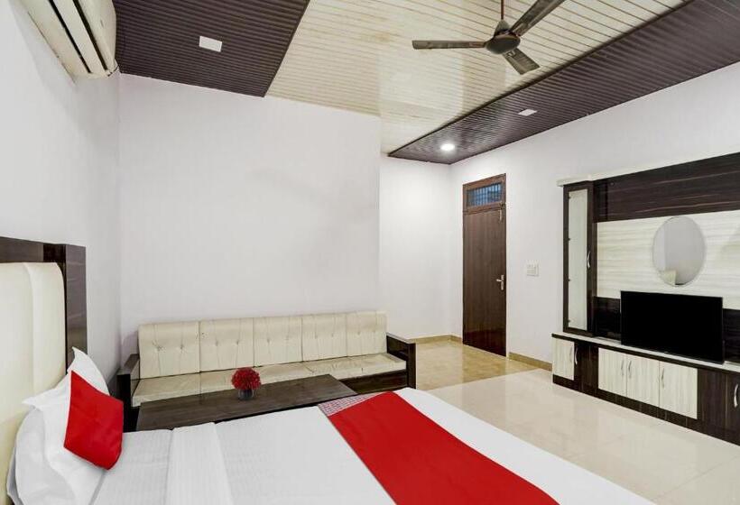 Трехместный Номер Классика, Collection O Hotel Love Garden