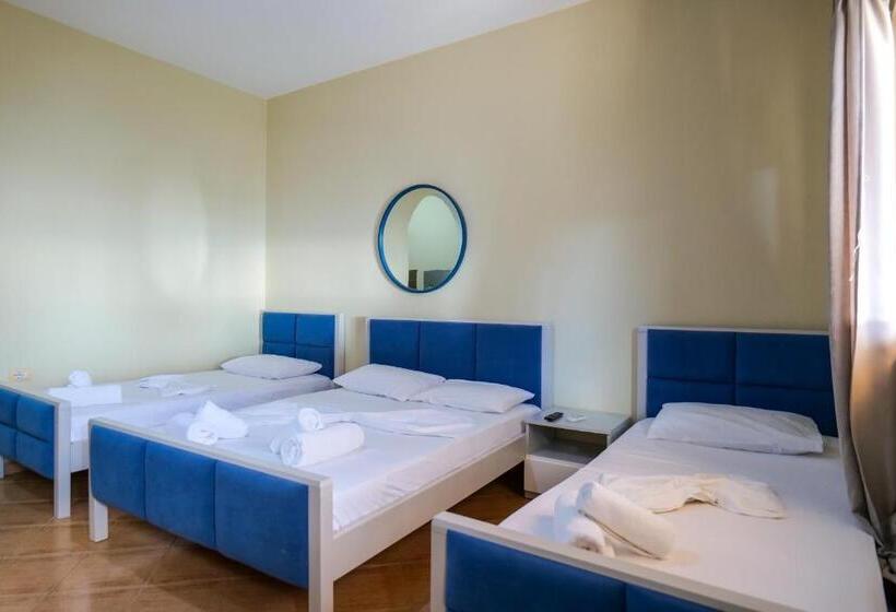 اتاق استاندارد چهارنفره با بالکن, Kalemi Apartments