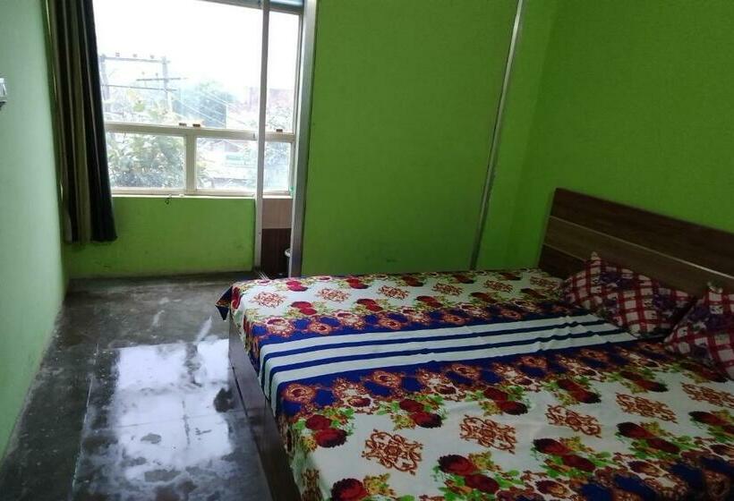 三人经典房间, Spot On Stacy Guest House