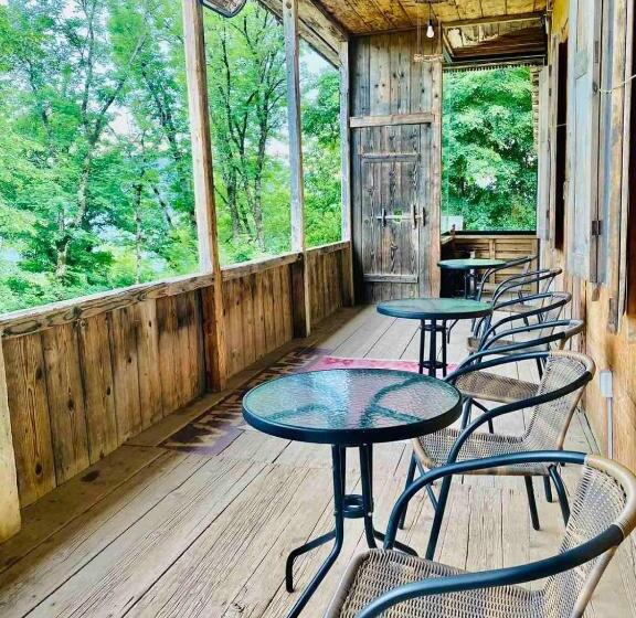 غرفة قياسية, Wine Space