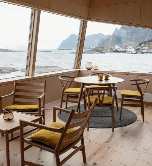 オーシャンビュースーペリアースイート, Holmen Lofoten