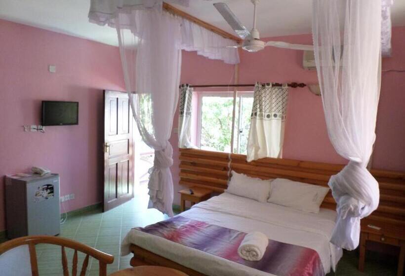 استودیوی استاندارد, Pinebreeze Holiday Resort