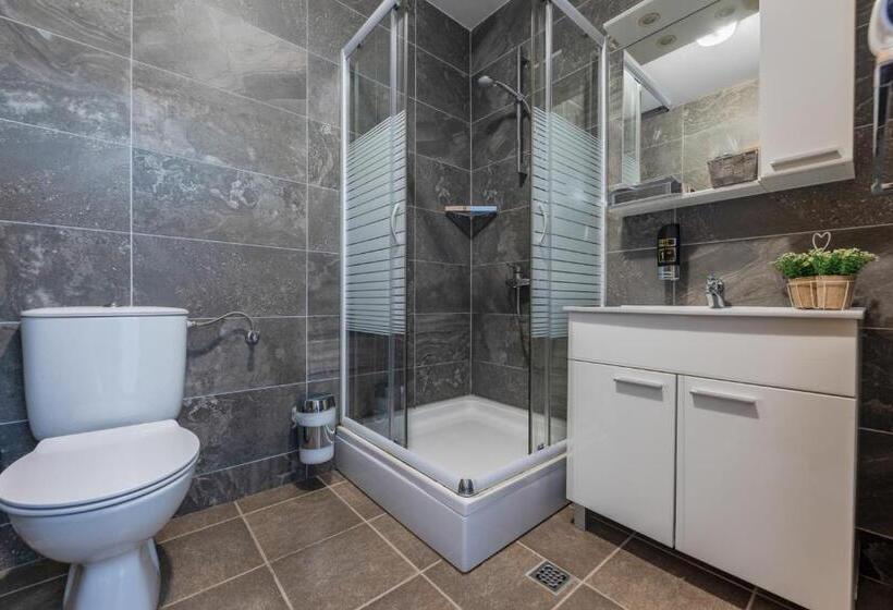Номер Стандарт Вид на Бассейн, Aparthotel Plat