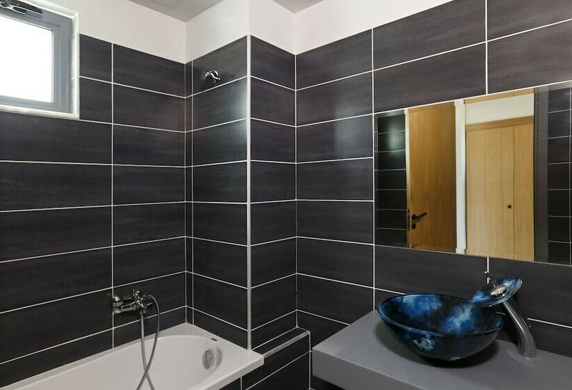 اتاق خانوادگی, Evita Resort