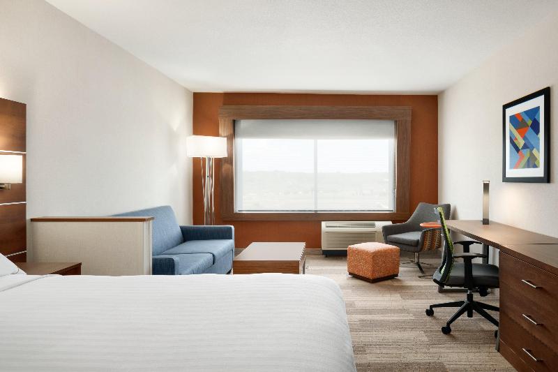 스위트 킹사이즈 침대, Holiday Inn Express & Suites Duluth North   Miller Hill, An Ihg