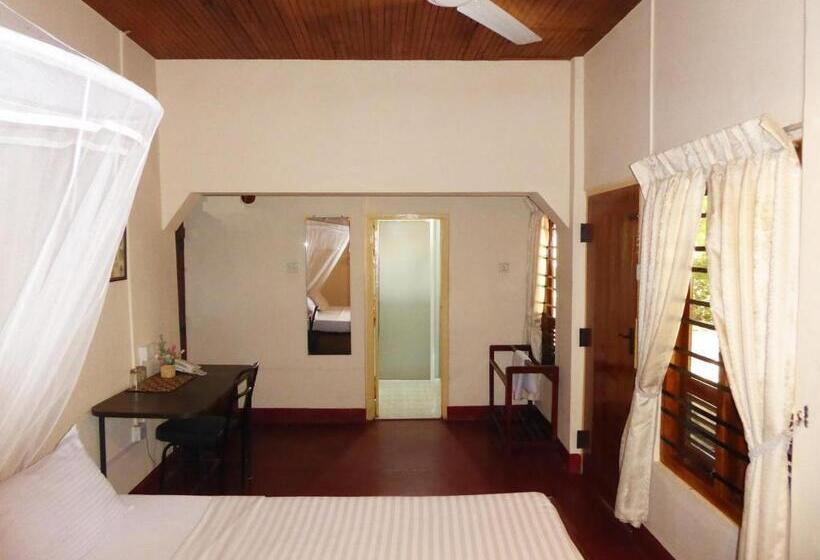 اتاق اکونومی, Riviera Resort