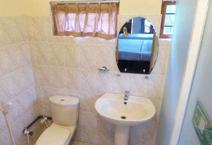اتاق استاندارد سه نفره, Riviera Resort