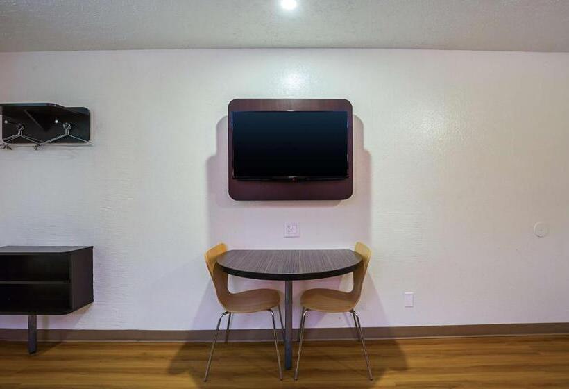 Номер Deluxe Кровать Кинг, Motel 6 Madisonville, Tx