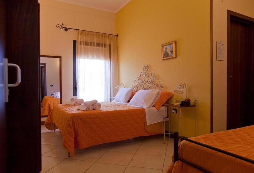 Номер Стандарт Трехместный, Kalinifta Residence