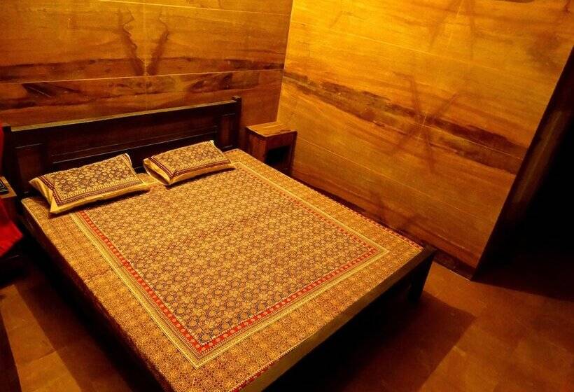 기본룸, Arya Haveli